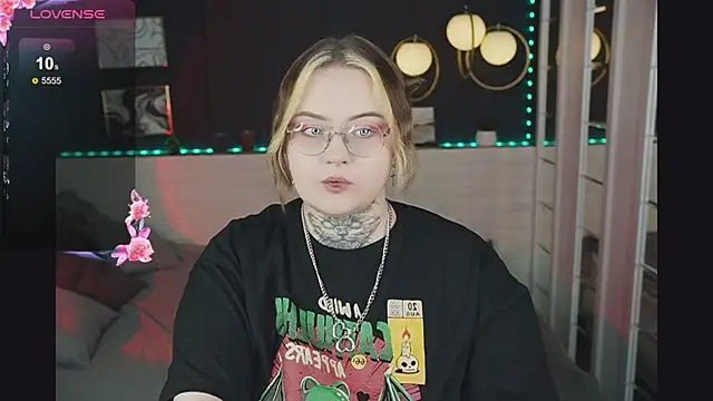 Snapshot of Arya_Addams chatting on November 2025 12:03:02 AM Arya Addams online show from November 2025 12:03:02 AM