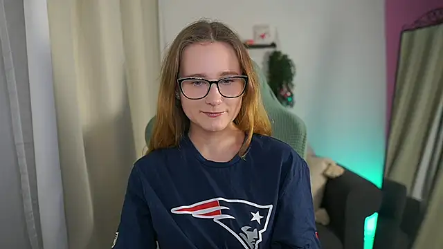 Snapshot of glossy_babe_ chatting on February 2026 09:07:02 AM glossy babe online show from February 2026 09:07:02 AM