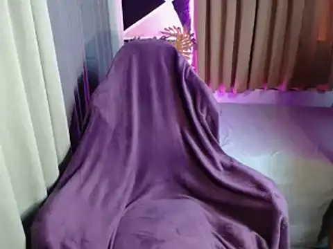 furry puss online show from November 2025 04:05:02 AM