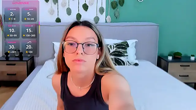 CindyMoriLove online show from November 2025 02:28:02 PM