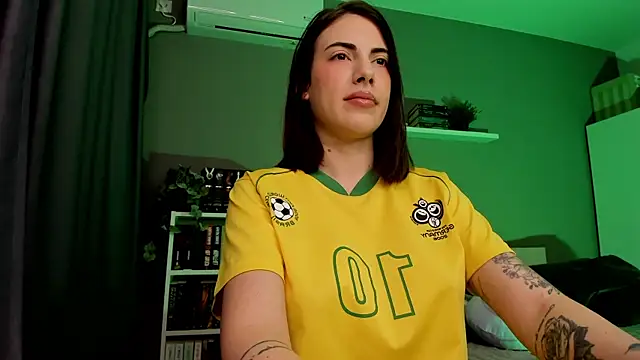 Snapshot of BaeBlossom chatting on November 2025 03:45:01 PM BaeBlossom online show from November 2025 03:45:01 PM