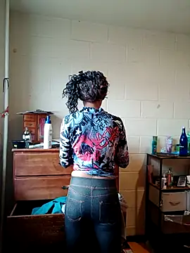 Snapshot of SITHANDRAH chatting on November 2025 07:18:02 PM SITHANDRAH online show from November 2025 07:18:02 PM