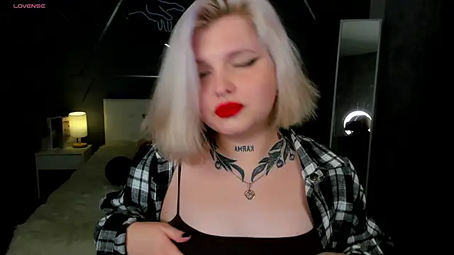 Snapshot of shadow_purr chatting on November 2025 08:07:01 AM shadow purr online show from November 2025 08:07:01 AM