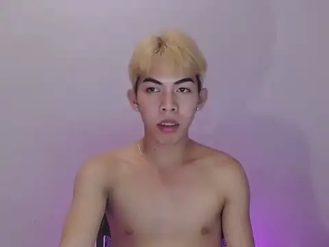 Urhotsilverboy online show from June 2026 04:27:01 PM