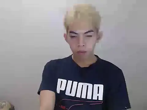 Urhotsilverboy online show from May 2026 06:17:01 PM