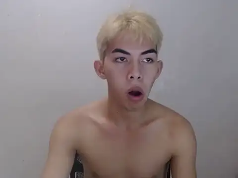 Urhotsilverboy online show from May 2026 11:40:01 AM