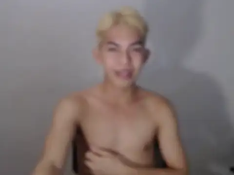 Urhotsilverboy online show from May 2026 03:28:01 PM