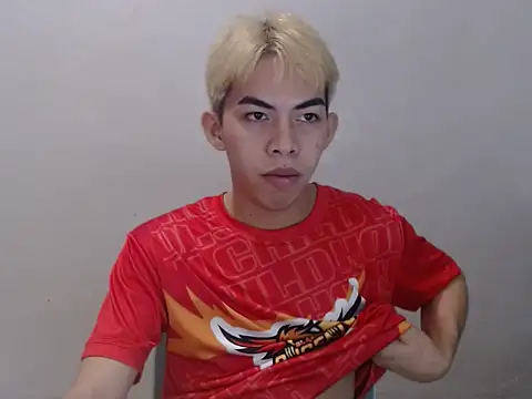 Urhotsilverboy online show from June 2026 03:28:01 PM