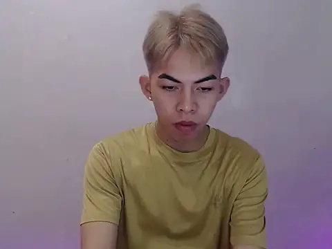 Urhotsilverboy online show from May 2026 04:20:02 PM