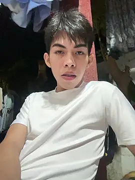 Urhotsilverboy online show from March 2026 04:23:02 PM