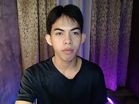 Urhotsilverboy online show from December 2025 03:55:01 AM