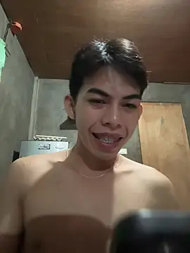 Urhotsilverboy online show from March 2026 05:20:02 PM