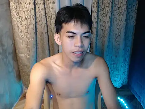 Urhotsilverboy online show from December 2025 03:25:01 PM