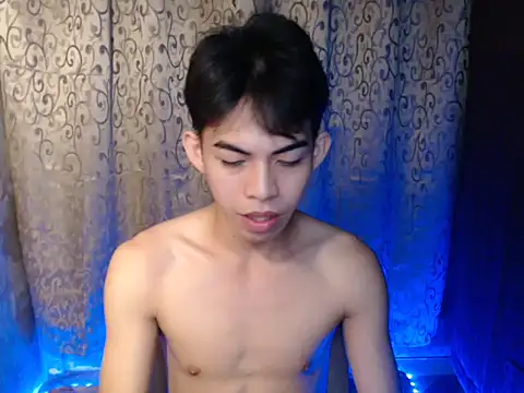 Urhotsilverboy online show from November 2025 03:54:01 AM