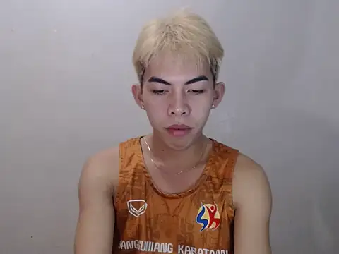 Urhotsilverboy online show from May 2026 03:51:01 PM