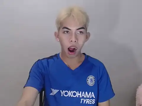 Urhotsilverboy online show from May 2026 07:22:01 PM