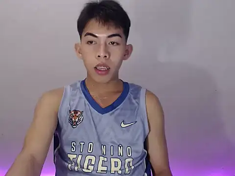 Urhotsilverboy online show from May 2026 04:54:01 PM