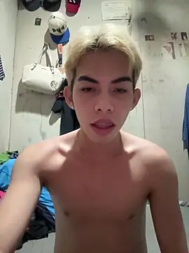 Urhotsilverboy online show from June 2026 06:20:01 PM