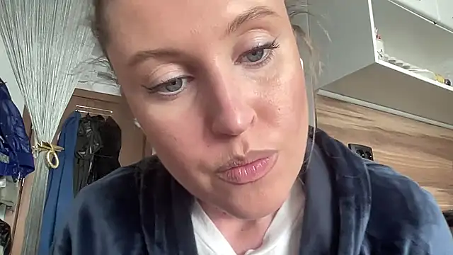 Ameli8 online show from April 2026 12:17:02 PM