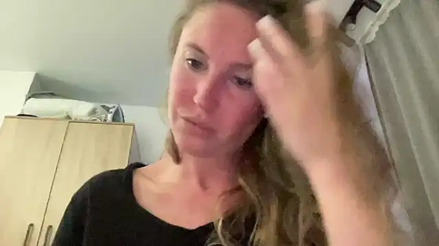 Ameli8 online show from November 2025 06:00:01 PM