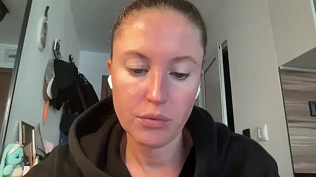 Ameli8 online show from November 2025 02:05:01 PM