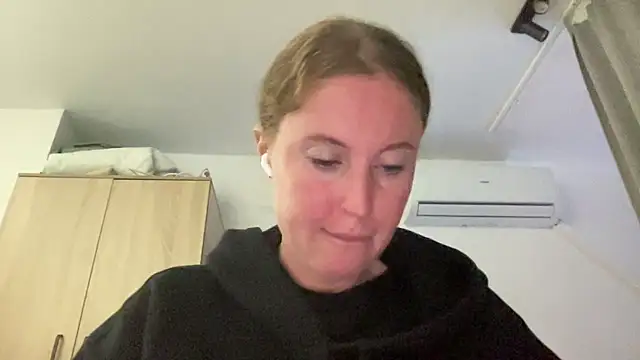 Ameli8 online show from November 2025 06:19:01 PM