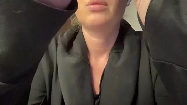 Ameli8 online show from December 2025 03:06:01 PM