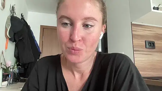 Ameli8 online show from November 2025 11:10:01 AM