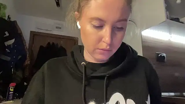 Ameli8 online show from February 2026 05:02:02 PM