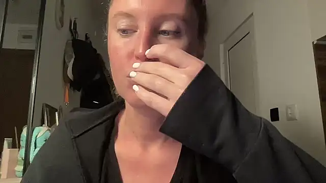 Ameli8 online show from November 2025 05:02:01 PM