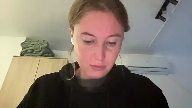 Ameli8 online show from December 2025 03:57:02 PM