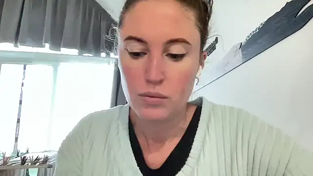 Ameli8 online show from December 2025 12:08:01 PM