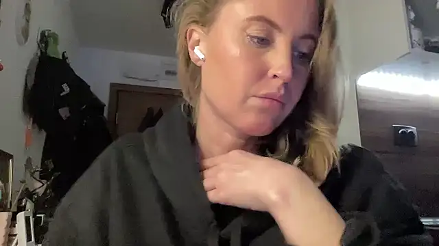 Ameli8 online show from January 2026 06:55:01 PM