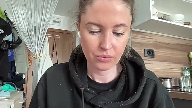 Ameli8 online show from March 2026 12:14:01 PM