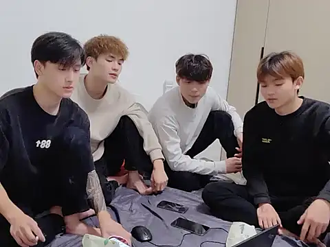 xiaomeng2563 online show from November 2025 12:09:01 PM