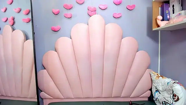 luci miller online show from February 2026 08:08:02 PM