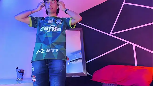 Snapshot of Austin_Santos_ chatting on November 2025 12:21:01 PM Austin Santos online show from November 2025 12:21:01 PM