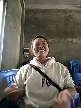 Snapshot of MINSSA502 chatting on November 2025 03:10:02 AM MINSSA502 online show from November 2025 03:10:02 AM