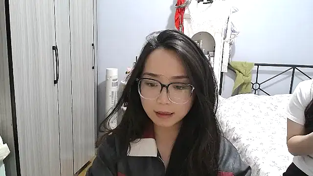 Hmm 0303 online show from April 2026 04:35:01 PM