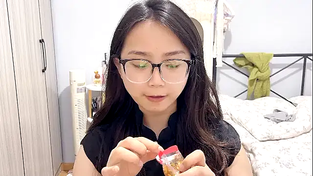 Hmm 0303 online show from April 2026 04:42:02 PM