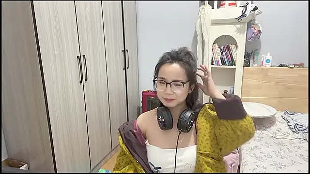 Hmm 0303 online show from December 2025 05:13:01 PM