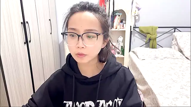 Hmm 0303 online show from April 2026 04:43:02 PM