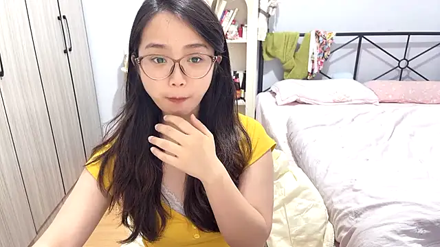 Hmm 0303 online show from April 2026 05:06:02 PM