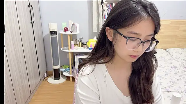 Hmm 0303 online show from February 2026 06:42:01 PM