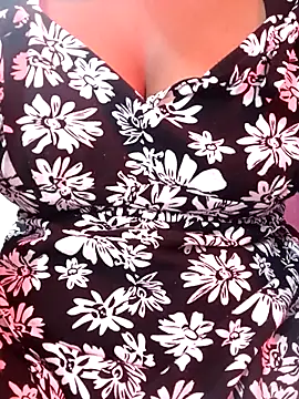 Snapshot of Rihasna chatting on November 2025 12:31:02 PM Rihasna online show from November 2025 12:31:02 PM