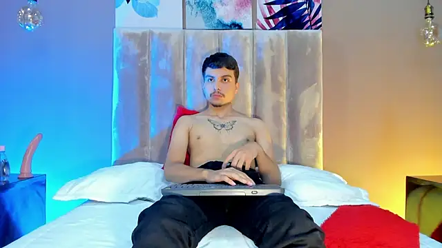 Snapshot of NicolasRey1 chatting on November 2025 03:43:01 AM NicolasRey1 online show from November 2025 03:43:01 AM