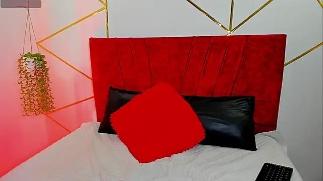 Paris Evans  online show from December 2025 12:07:02 PM