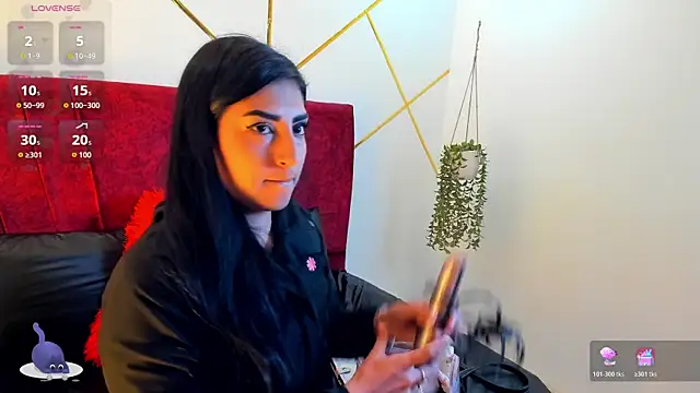 Paris Evans  online show from December 2025 12:33:02 PM