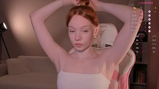 Snapshot of Elisahsthetics chatting on February 2026 01:37:02 AM Elisahsthetics online show from February 2026 01:37:02 AM