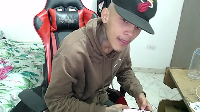 thebesthot online show from November 2025 06:13:02 AM